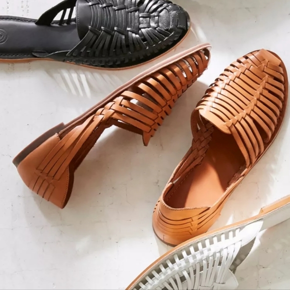 Urban Outfitters Woven Huarache Flats Tan Sandals Leather size 8 Boho - Picture 2 of 10